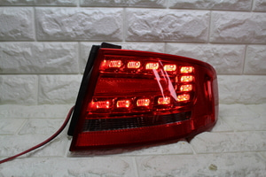 아우디 A4 B8 LED 테일램프 보조석 아웃사이드 8K5945096B , 8K5 945 096 B